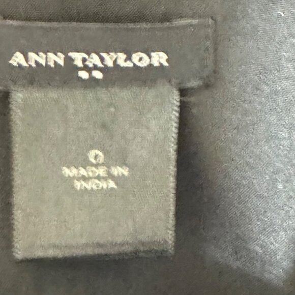 Ann Taylor Womens Black Floral Sleeveless Dress V-Neck Fit & Flare Size 0 - Picture 4 of 5